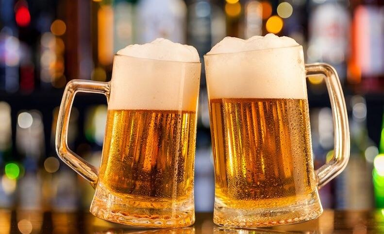 उत्तर प्रदेश में सस्ती होने वाली है बीयर, बढ़ सकते हैं शराब के दाम