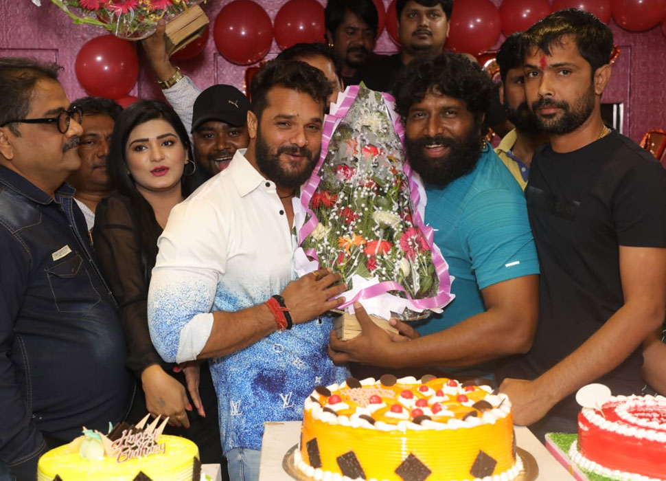 Khesari Lal Yadav celebrated his birthday in Prayagraj- See Inside