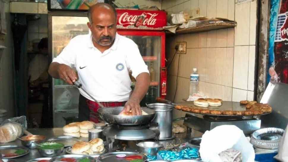 Indore: चाय पिलाने वाले शख्स को 'Hot Dog' ने बनाया करोड़पति, जानें कैसे हुआ चमत्कार