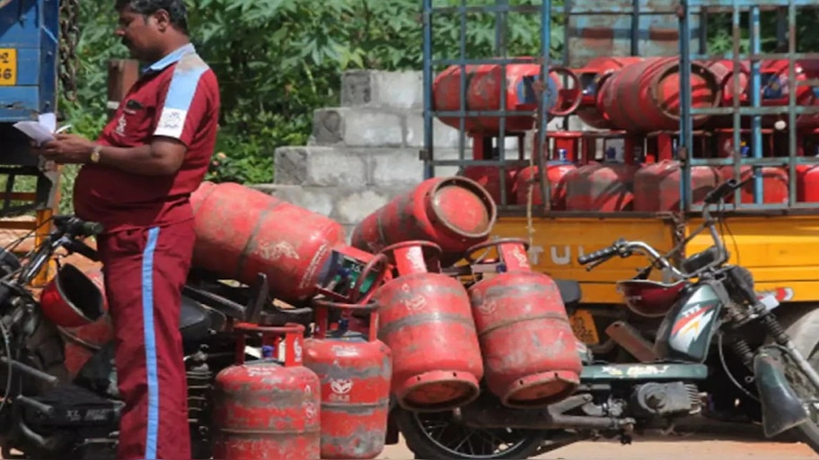 ଆପଣଙ୍କ LPG ସବସିଡି ହୋଇଯାଇଛି କି ବନ୍ଦ? ତେବେ ତୁରନ୍ତ କରନ୍ତୁ ଏହି କାମ