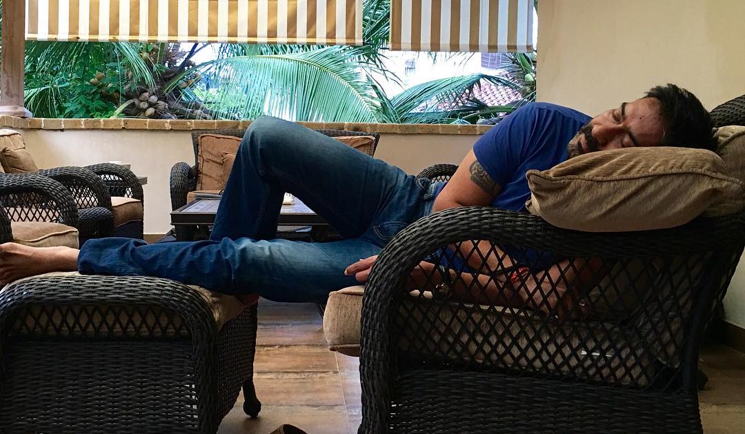 ऐसा है घर का रेस्ट एरिया rest room of ajay devgn house