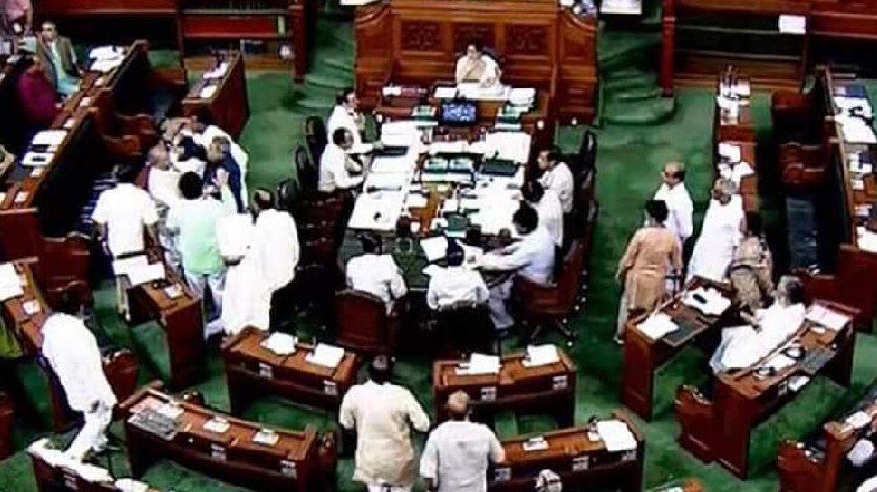 MHA ने बताया देश में कितने पुलिसकर्मियों की है कमी, LWE इलाकों में बन रहे इतने थाने