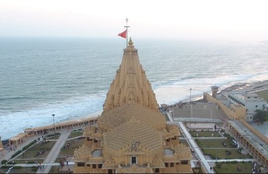 महमूद गजनवी-मोहम्मद बिन कासिम की तारीफ करने पर FIR, सोमनाथ मंदिर ट्रस्ट ने दर्ज कराया मामला