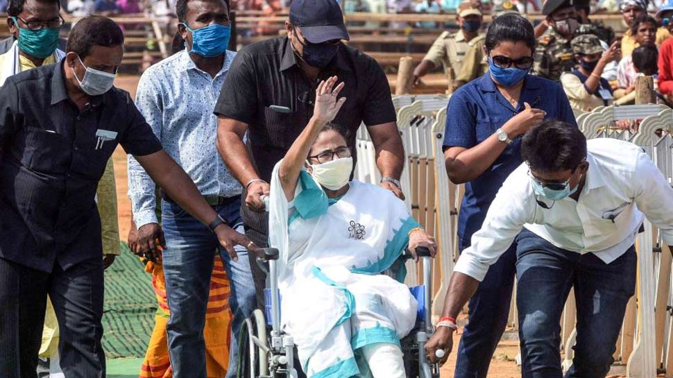 West Bengal Election Manifesto 2021: Mamata Banerjee ने जारी किया TMC का घोषणापत्र, किए गए ये चुनावी वादे