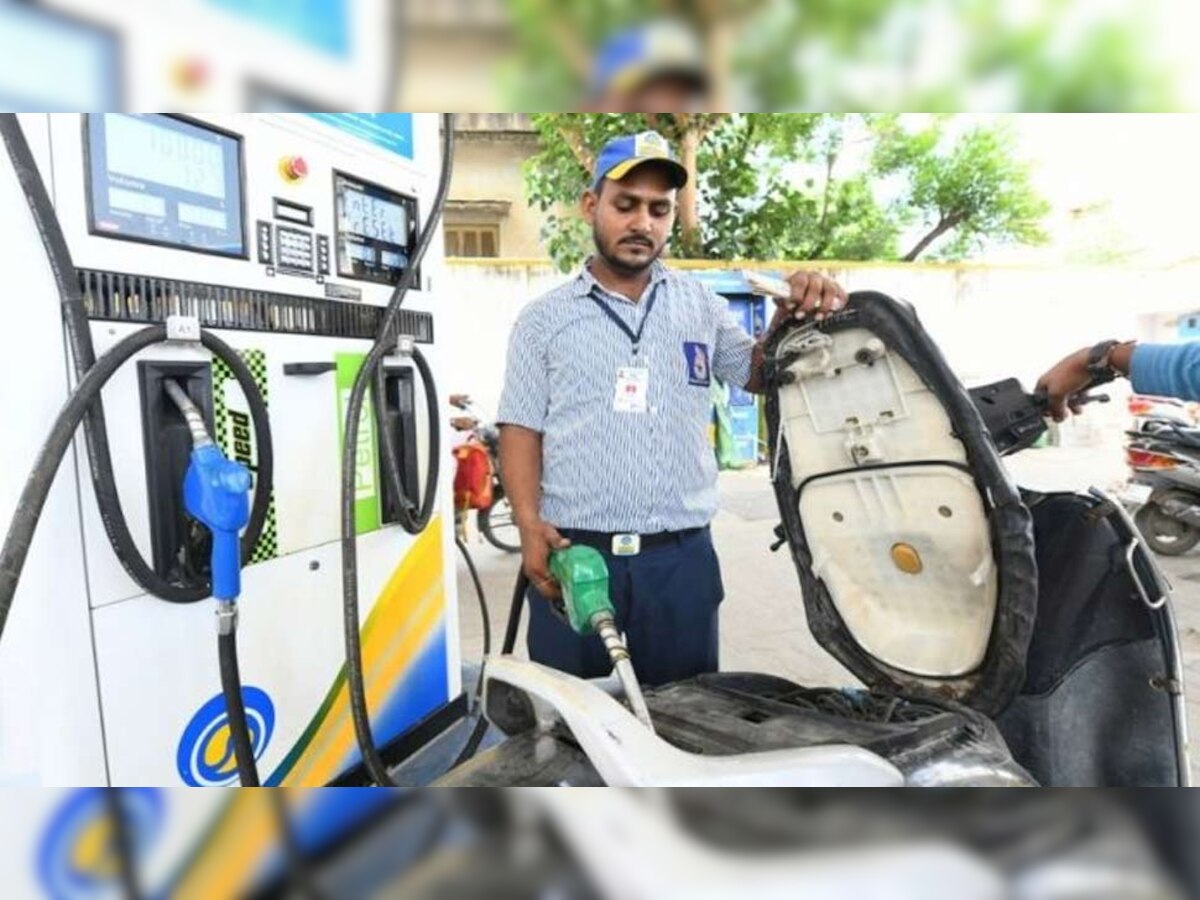 1 साल में पेट्रोल 21 रुपये से ज्यादा महंगा हुआ