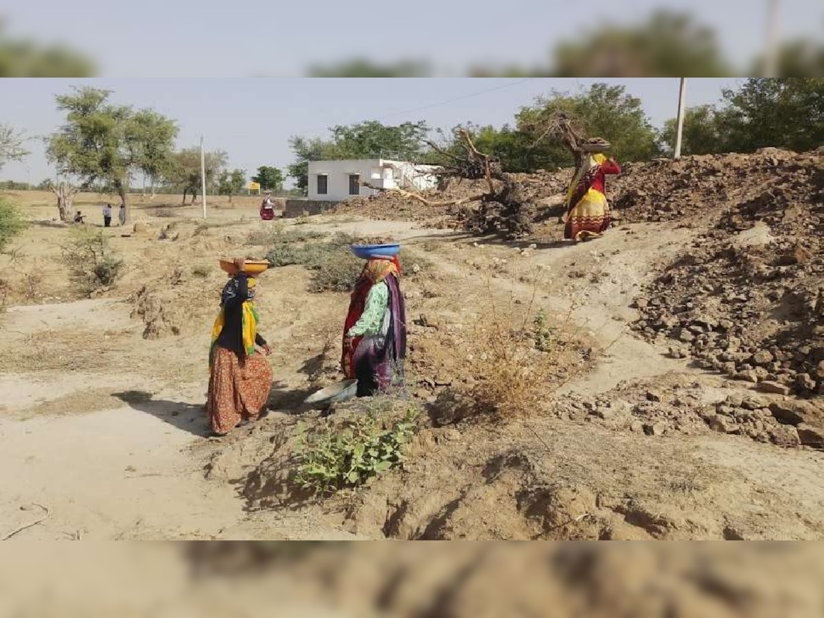 योगी सरकार का श्रमिकों को तोहफा, चिकित्सा सुविधा योजना में बढ़ाएगी इतने हजार रुपये !