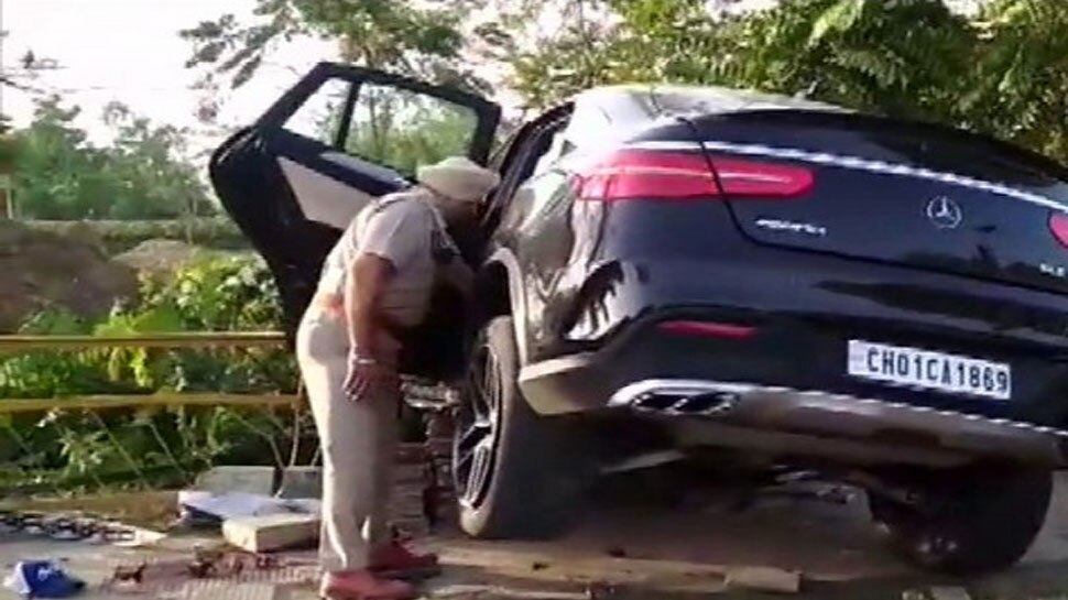 Punjab: Mercedes ने कार को मारी जोरदार टक्कर, फिर 2 साइकिल सवारों को रौंदा; 3 की मौत