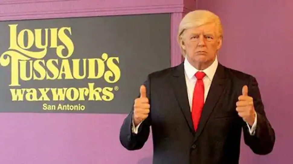 Donald Trump के Wax Statue पर मुक्के बरसा रहे थे लोग, म्यूजियम प्रबंधन ने मूर्ति को ही हटा दिया