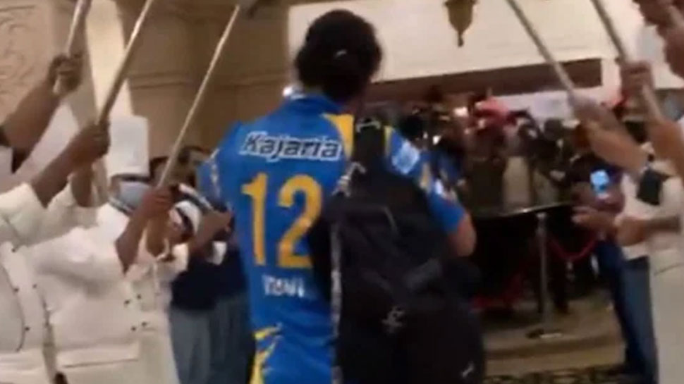 Road Safety World Series: जीत के जश्न में Yuvraj Singh ने चोटिल पैर के साथ ही किया डांस, देखिए Viral Video