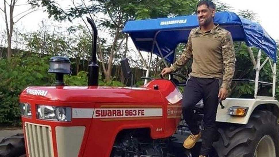 फल, सब्ज़ी और दूध बेचेंगे धोनी, रांची में खोला पहला आउटलेट फल, सब्ज़ी और दूध बेचेंगे धोनी, रांची में खोला पहला आउटलेट