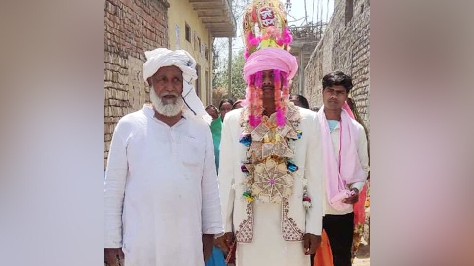 मुस्लिम पिता ने हिंदू रीति-रिवाज से कराई बेटे की शादी, 16 साल पहले लिए लिया था गोद