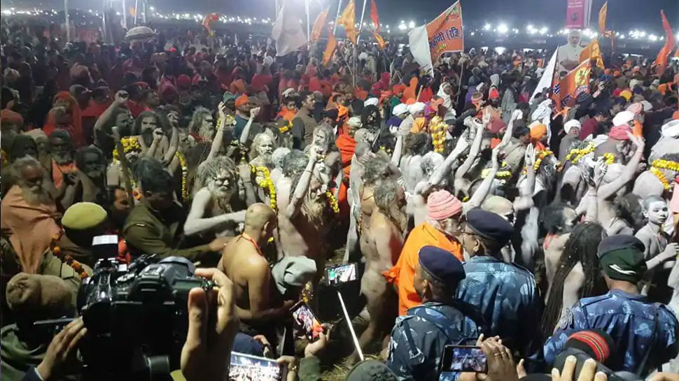 Haridwar Kumbh Mela 2021: हाई कोर्ट ने पलटा सीएम का आदेश, श्रद्धालुओं के लिए RT-PCR टेस्ट की निगेटिव रिपोर्ट जरूरी