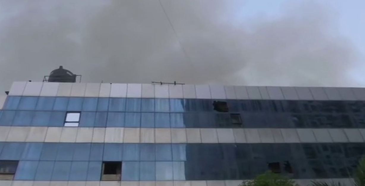 मुंबई के मॉल में चल रहा था अस्पताल, आग लगने से दो की मौत