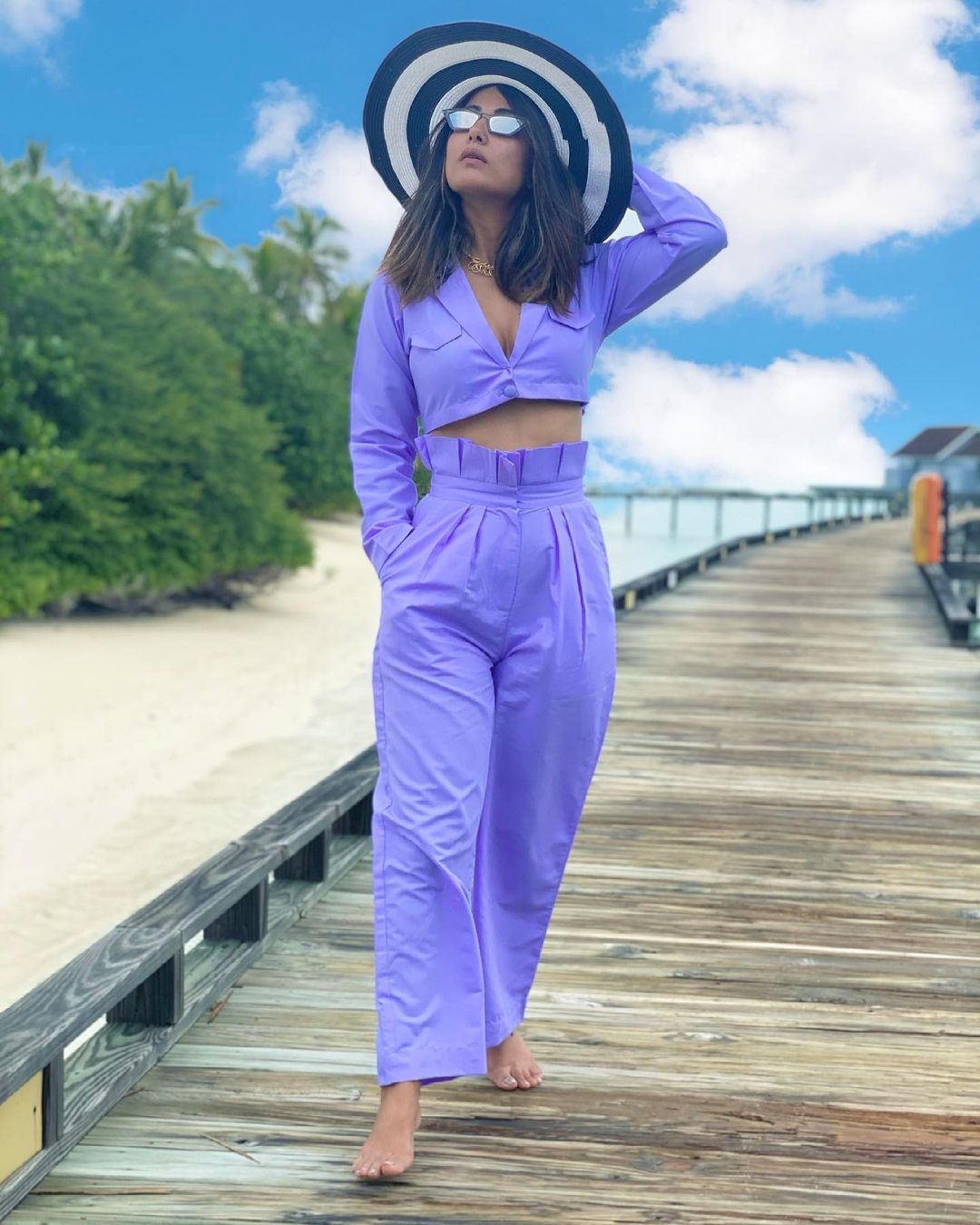 purple outfit of hina