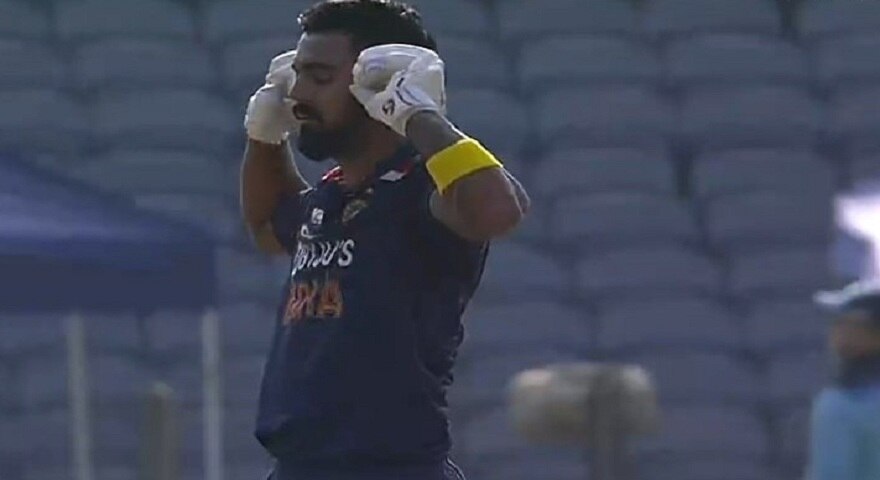 INDvsENG 2nd ODI: बल्ले से शोर मचाने के बाद KL Rahul ने बंद किये कान, फिर खुद किया खुलासा