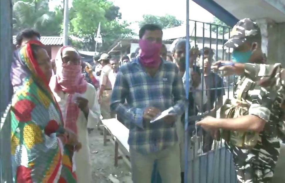 West Bengal Election: वोटिंग के बीच BJP के कार्यकर्ता की लाश बरामद, बड़ी हिंसा की आशंका
