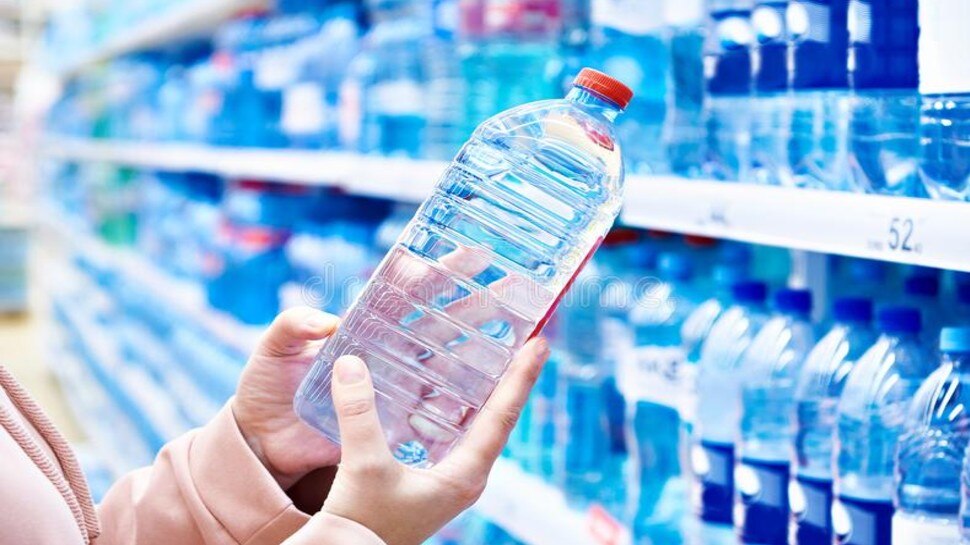 पानी की बोतलें बेचने पर बदल गए नियम, FSSAI का नया आदेश, BIS मार्क होगा जरूरी, तभी मिलेगा लाइसेंस