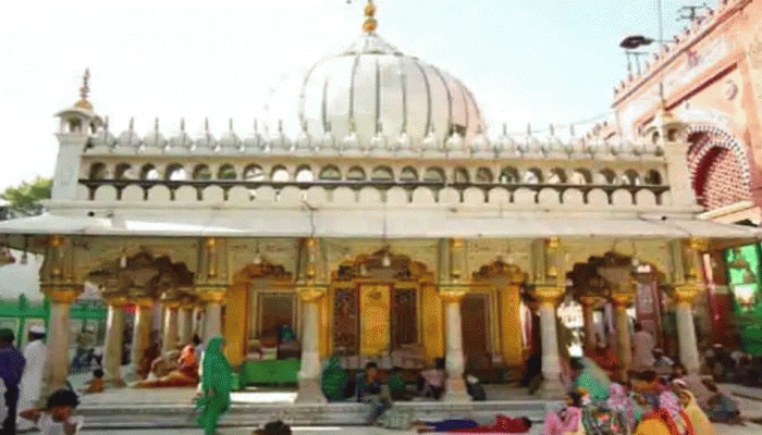 Holi Celebration 2021: सूफी मठों और शाही दरबारों में होली मनाने का इतिहास, कहा जाता था ईद-ए-गुलाबी