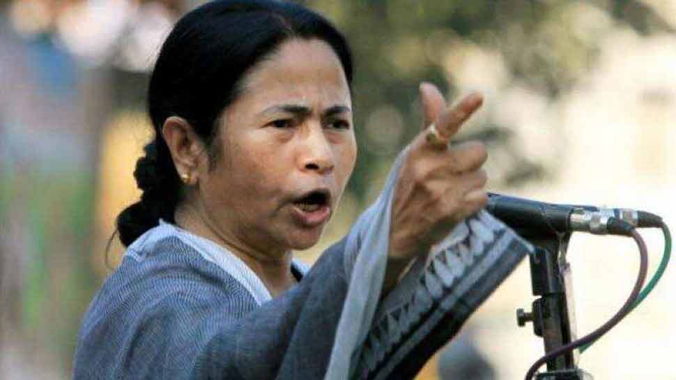 West Bengal: पीएम नरेंद्र मोदी ने किया आचार संहिता का उल्लंघन, Mamata Banerjee ने लगाया आरोप