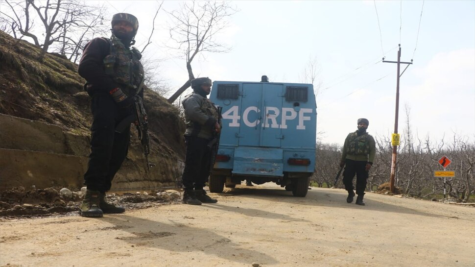कश्मीर के अनंतनाग में मुठभेड़, सुरक्षाबलों ने दो आतंकियों को किया ढेर