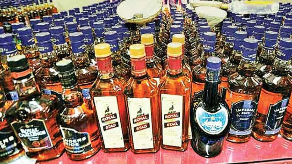 Uttar Pradesh: Etah में 30 लाख रुपये की शराब पी गए चूहे! थाना प्रभारी और मुंशी हुए सस्पेंड