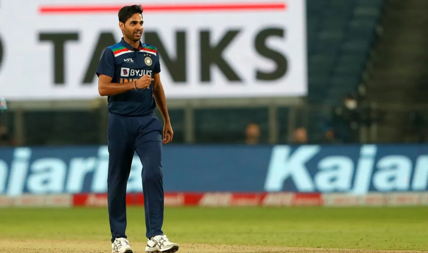 Ind vs Eng: Bhuvneshwar Kumar के इस ओवर ने पलट दिया मैच, नहीं तो England को जीत दिला देते सैम कुरेन