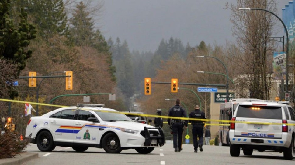 ଲାଇବ୍ରେରୀରେ ପଶି ଆଖିବୁଜା ଛୁରାମାଡ଼, ଜଣେ ମୃତ ୬ ଗୁରୁତର ଲାଇବ୍ରେରୀରେ ପଶି ଆଖିବୁଜା ଛୁରାମାଡ଼, ଜଣେ ମୃତ ୬ ଗୁରୁତର