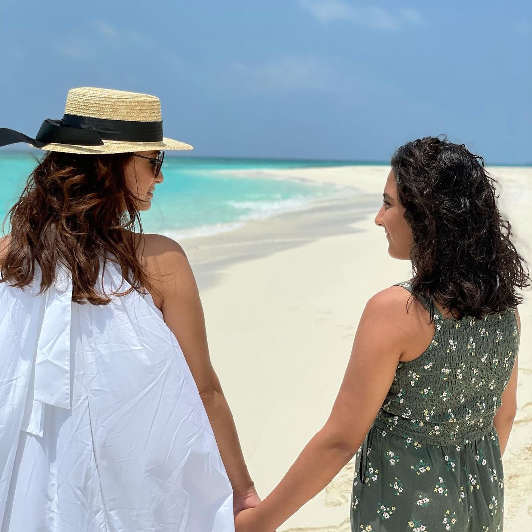 दोनों में है अच्छा बॉन्ड Dia mirza bond with step daughter