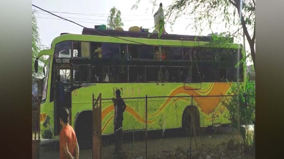 चलती बस में प्रेग्नेंट महिला को होने लगा दर्द, ड्राइवर ने किया ऐसा काम, आप भी करेंगे सलाम