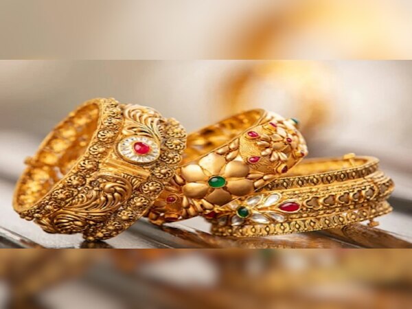 ପୁଣି ଖସିଲା ସୁନା ମୂଲ୍ୟ, ଜାଣି ନିଅନ୍ତୁ କ'ଣ ରହିଛି ରୁପା ରେଟ୍