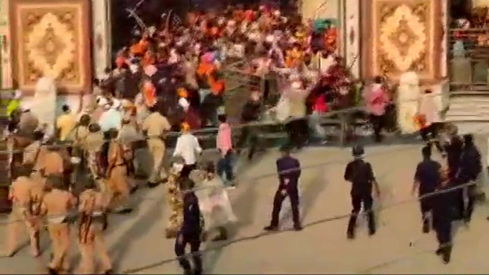 Maharashtra: होला मोहल्ला मनाने से रोका तो तलवार से लैस 300 लोगों की भीड़ ने पुलिस पर किया हमला, 4 जवान घायल