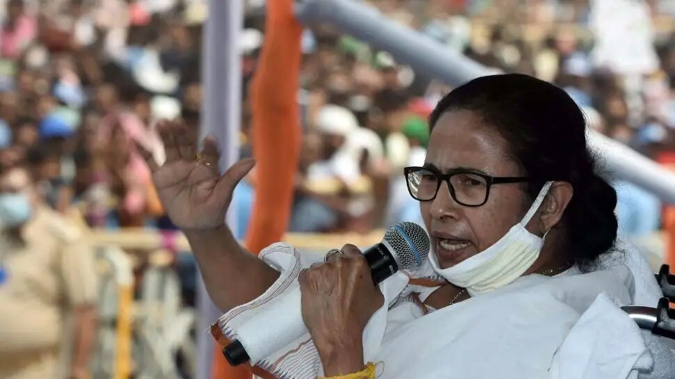 बंगाल चुनाव: अमित मालवीय ने साधा Mamata Banerjee पर निशाना, कहा- 'हार के डर से नहीं छोड़ पा रहीं नंदीग्राम'