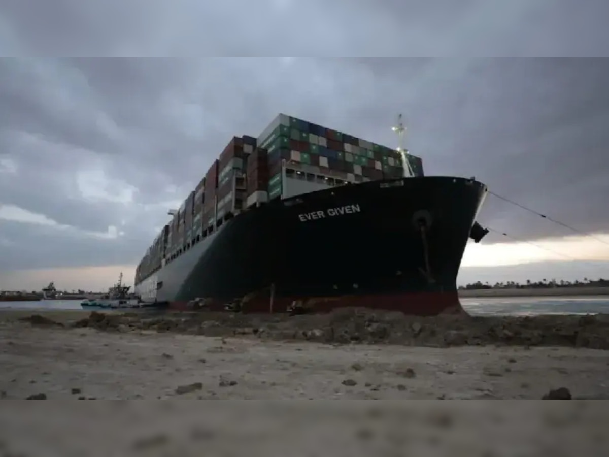 Suez Canal ରାସ୍ତାରୁ ବାହାରିଲା Ever Green Container; ସ୍ୱାଭାବିକ ହୋଇନାହିଁ ବିଶ୍ୱ ବାଣିଜ୍ୟ 