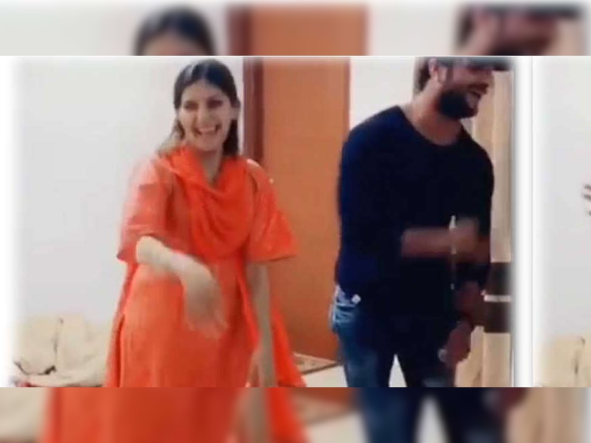 Sapna Choudhary और Khesari Lal Yadav का कमरतोड़ डांस, वायरल हो रहा है VIDEO