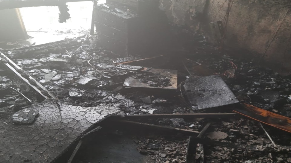 दिल्ली: कश्मीरी गेट ISBT की बिल्डिंग में लगी आग, पूरा ऑफिस जलकर हुआ खाक