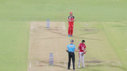 IPL: जब बीच मैदान में अचानक गायब हो गई गेंद, खुलासा हुआ तो नहीं रोक पाया कोई हंसी