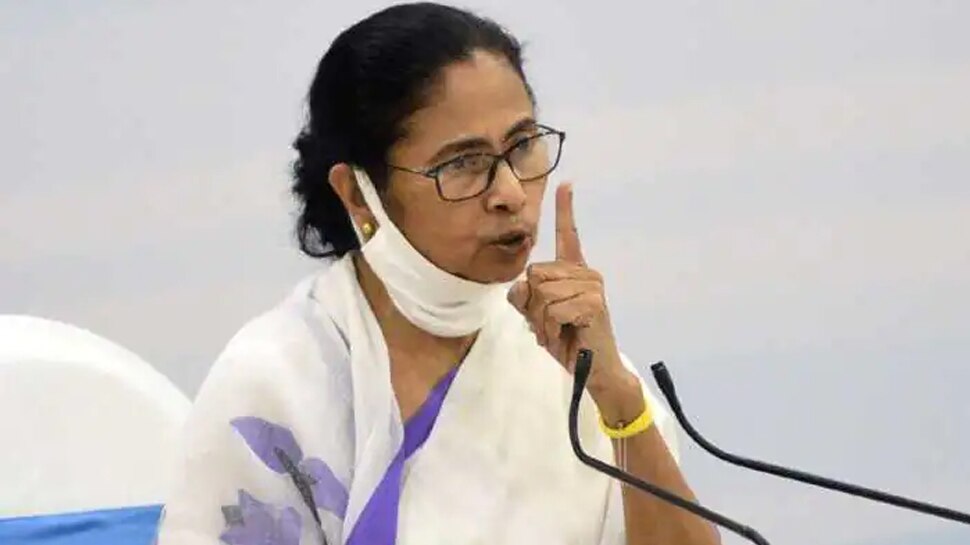 West Bengal Election: वोटिंग से पहले Mamata Banerjee ने लगाया नंदीग्राम में मतदाताओं को धमकाने का आरोप