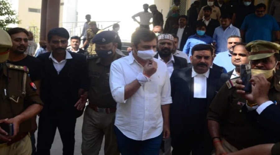जेल से बाहर आया माफिया डॉन धनंजय सिंह, देखती रह गई लखनऊ पुलिस