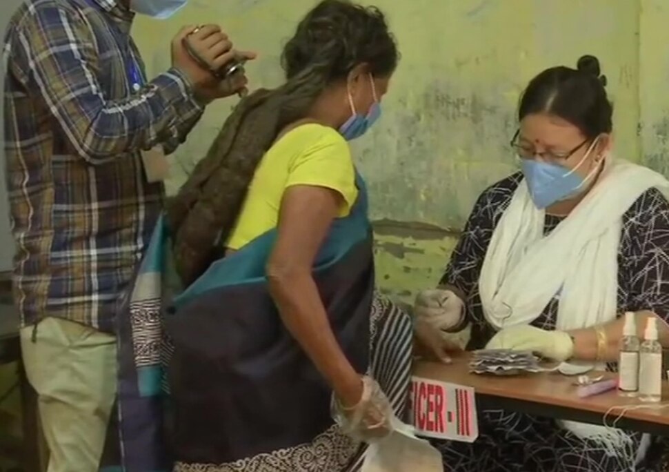 असम, बंगाल में मतदान जारी, डेबरा में भिड़े बीजेपी-टीएमसी के कार्यकर्ता