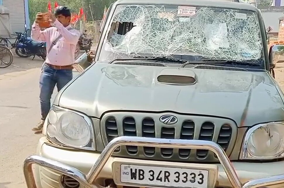 Bengal Election: शुभेंदु अधिकारी के बाद एक और BJP उम्मीदवार के काफिले पर हमला, गाड़ियों में की गई तोड़फोड़
