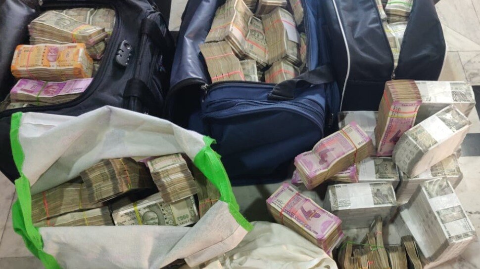 चोरी करने गए चोर को मिला उम्मीद से ज़्यादा पैसा, खुशी से आया हार्ट अटैक, जानें आगे का खेल