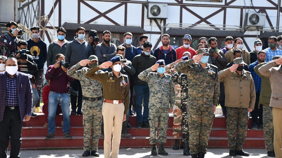 Naugam Attack: Burqa पहनकर बीजेपी नेता के घर घुसे थे आतंकी, Lashkar के 2 आतंकियों की हुई पहचान