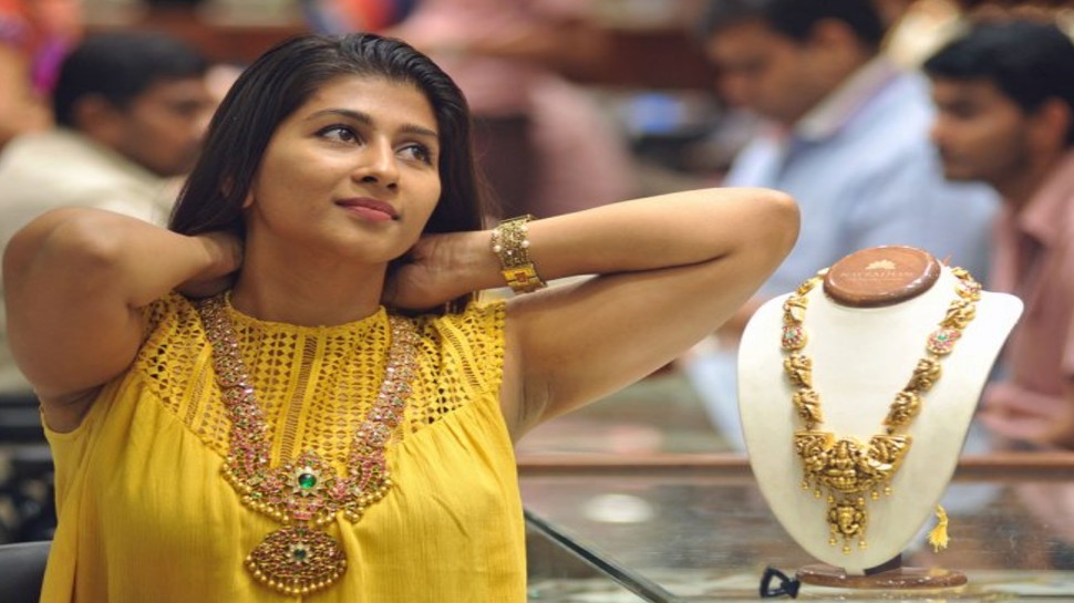 Gold Price Today, 6 April 2021: सोना हफ्ते भर में 1000 रुपये हुआ महंगा! चांदी एक बार फिर 65000 के पार