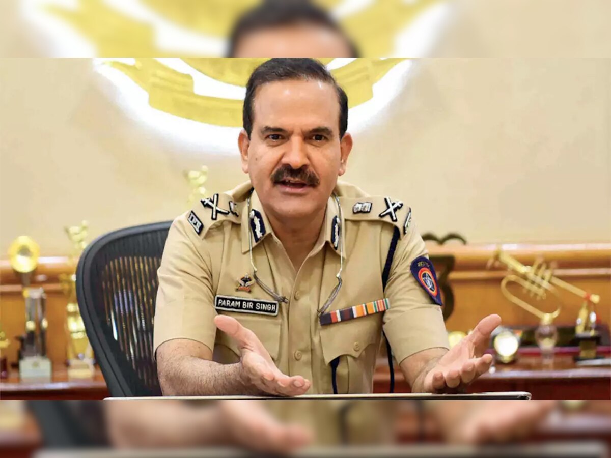 मुंबई पुलिस के पूर्व कमीश्नर परमबीर सिंह (फाइल फोटो)