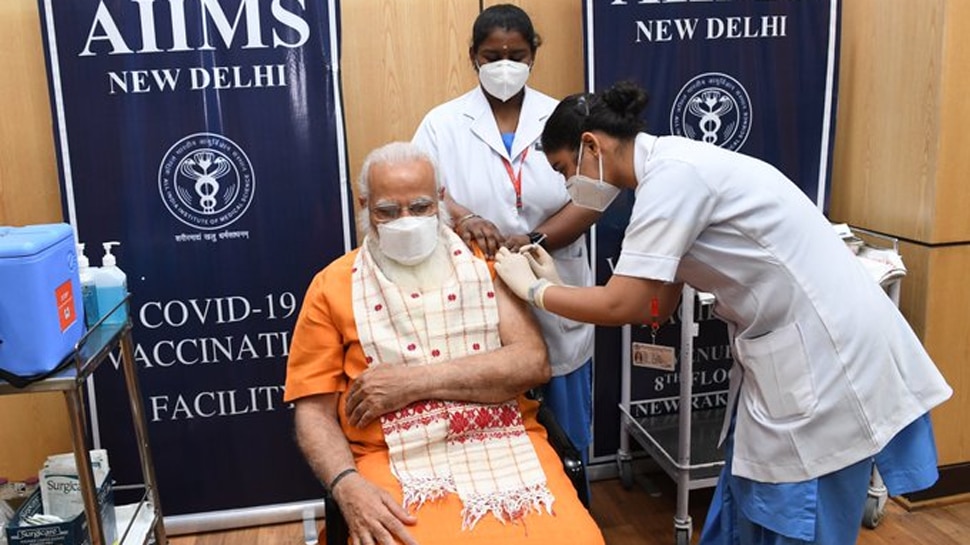 PM Modi ने लगवाई कोरोना वैक्सीन की दूसरी डोज, ट्वीट कर कहा- यदि आप योग्य हैं तो जल्द लगवाएं टीका