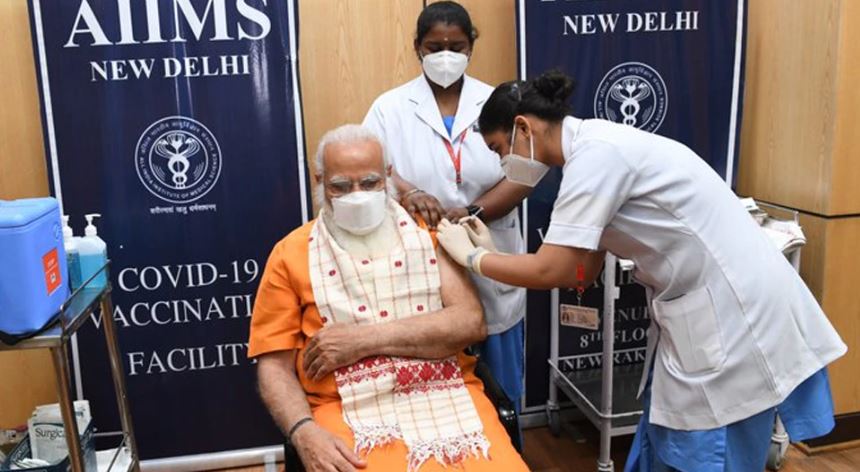 PM Modi ने लगवाई कोरोना वैक्सीन की दूसरी डोज, ट्वीट कर कही ये बड़ी बात