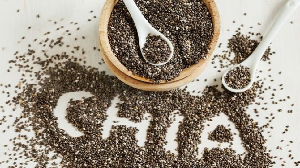 Chia Seeds with Milk: वेट लॉस के साथ ही सेहत के लिए भी फायदेमंद है चिया सीड्स, दूध में भिगोकर खाएं
