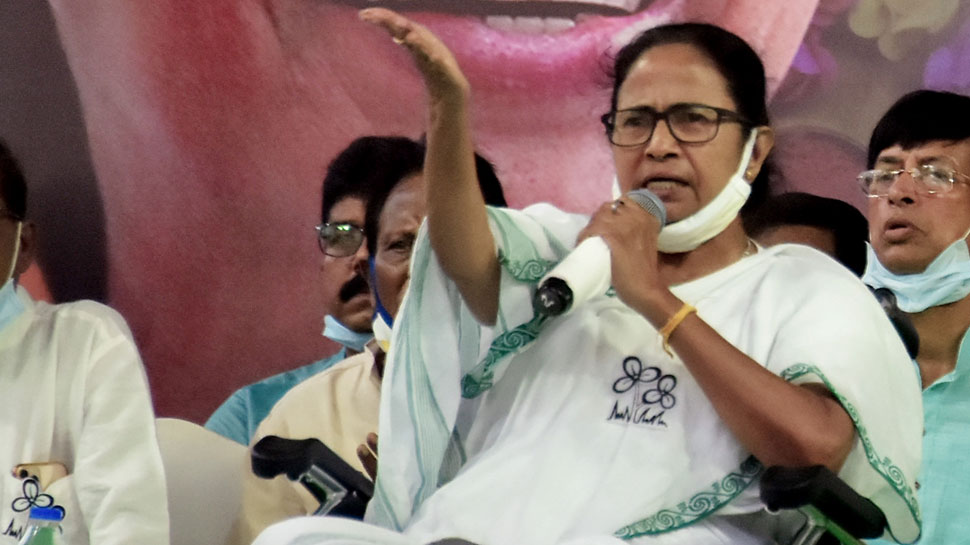 Election Commission चाहे 10 नोटिस भेज दे, मैं अपना रुख नहीं बदलूंगी: CM Mamata Banerjee