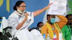 EC को जवाब देने के लिए ममता के पास आखिरी दिन, विवादित भाषण पर फंसे शुवेंदु अधिकारी