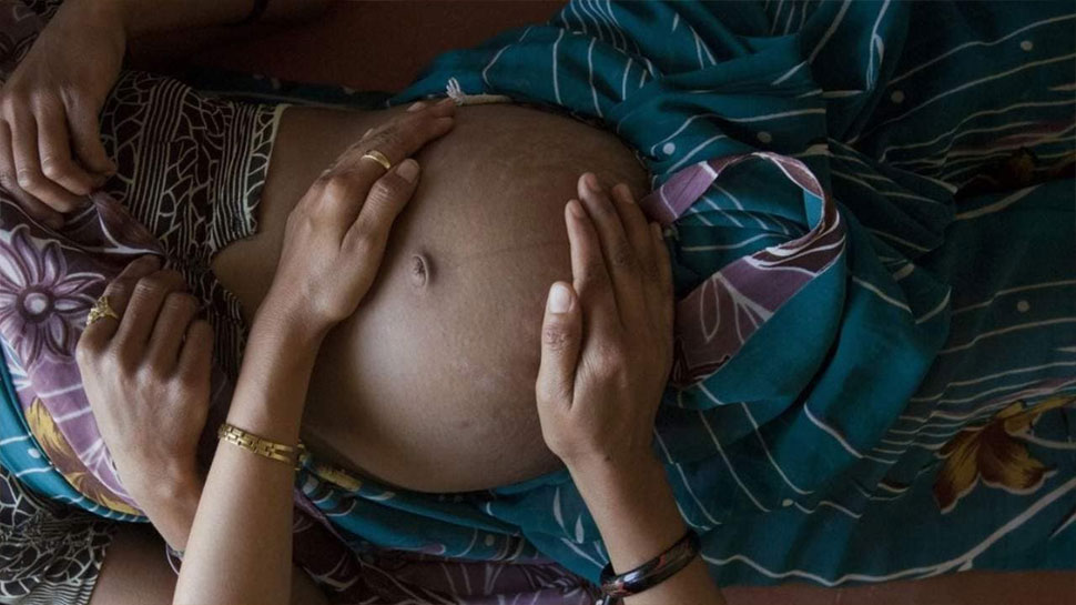 US: पति ने काट दिया 7 महीने की Pregnant पत्नी का पेट, 2 शव बरामद